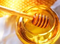 The Best Carbs for Your Whey Shake Are Found in Honey
