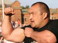 STRONGMAN SHATTERS WORLD RECORD BY PULLING AN ENTIRE HOUSE