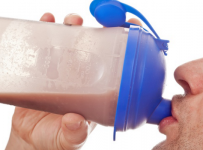 Protein shake nightcap gives strength athletes more muscle