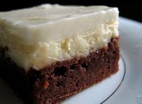Skinny Brownie Cheesecake, Not an oxymoron any longer!