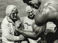 TOP 5 MISTAKES MOST BODYBUILDERS MAKE OUTSIDE OF THE GYM