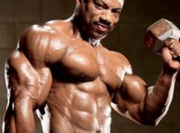 DEXTER JACKSON REVEALS HIS SECRET FOR STAYING SHREDDED YEAR ROUND